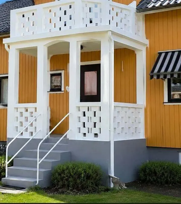 Veranda and balcony railing in white – after